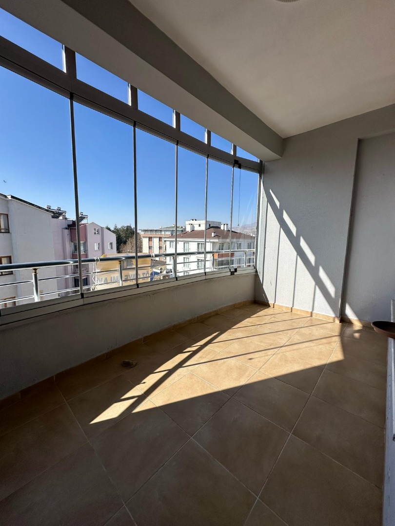 KAYSERİ DEVELİ ELBİZ CADDESİNDE SATILIK DUBLKES DAİRE